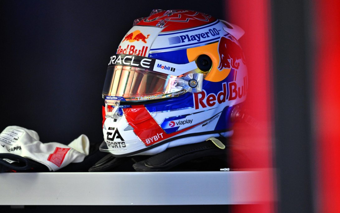 Verstappen 2024 helmet