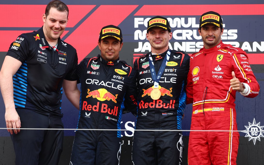 Verstappen podium Japan