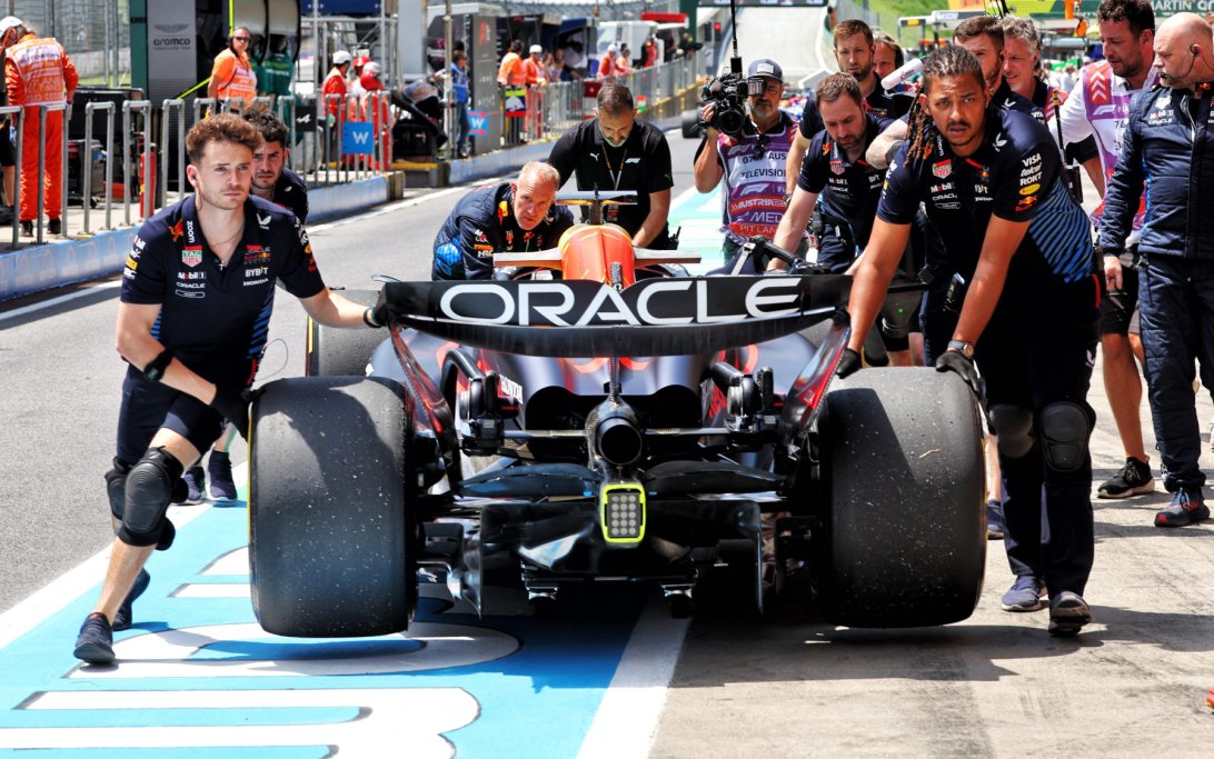Verstappen engine failure FP1 Austria