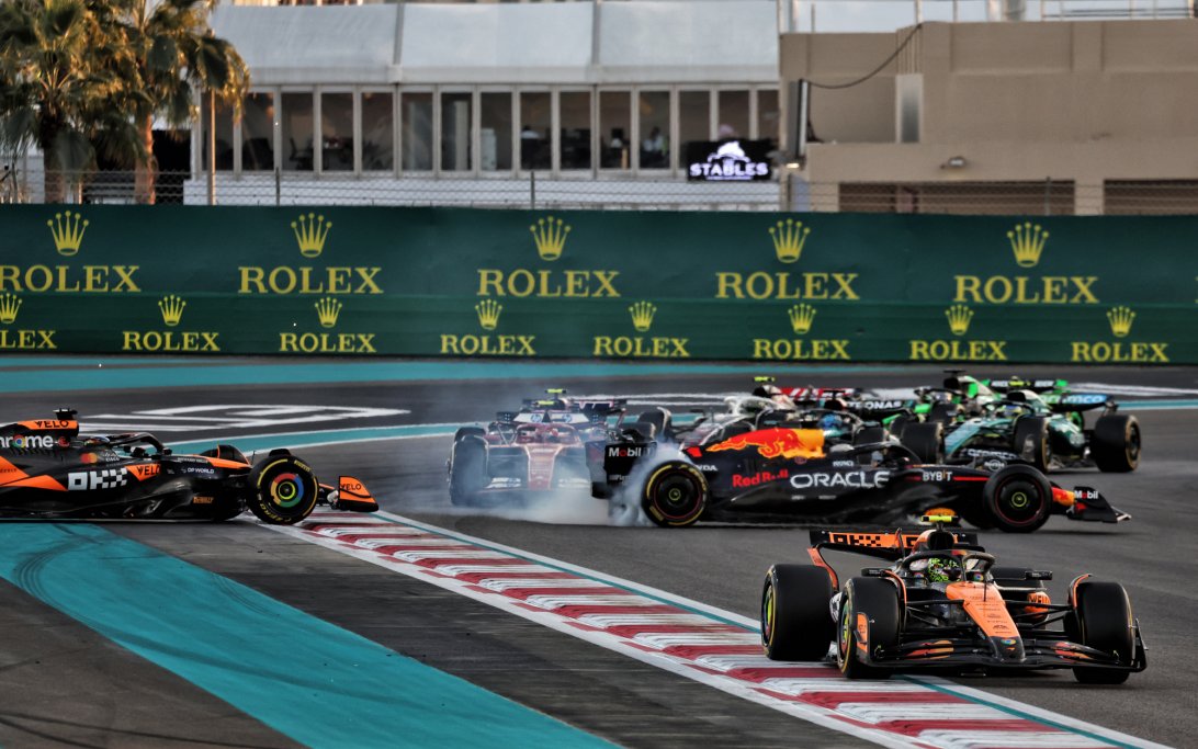 Verstappen Piastri spin Abu Dhabi