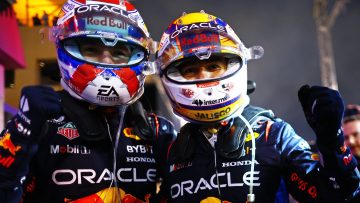 Verstappen verplettert meteen alle hoop van de concurrentie