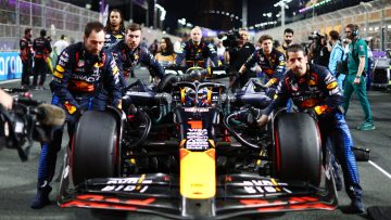 Gamende Verstappen blaast stoom af tijdens raceweekend