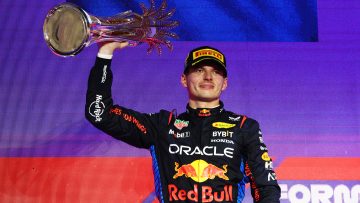 Meesterlijke Verstappen brengt kalmte in Red Bull-heksenketel