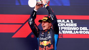 Verstappen is kapot: "Misschien neem ik wel wat pijnstillers!"