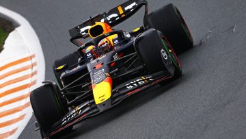 Samenvatting VT3 Nederland: Megacrash Sargeant, Verstappen ontvangt waarschuwing