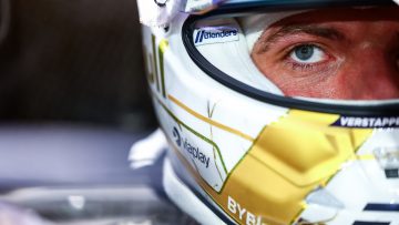 Crashende Verstappen pakt alsnog eerste podium van het jaar