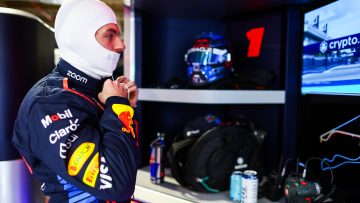F1 legend tells Verstappen he would be “stupid” to leave Red Bull