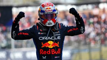 Verstappen doorbreekt magische barrière en nadert F1-legendes