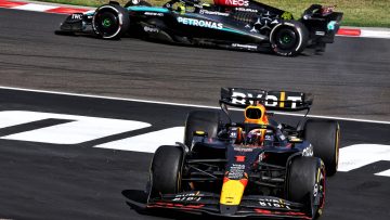 Albon zat op eerste rij bij clash Verstappen en Hamilton: "Ze waren erg agressief"