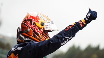 Simrace-baas Verstappen vol lof: "Daar maakt Max écht het verschil in"