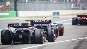 Verstappen ontkent verschillen met Perez: "Dat is vrijwel gelijk"