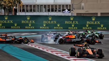 Herbert verklaart incident Verstappen en Piastri: "Alles te maken met intimidatie"