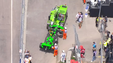 Video: Zhou zorgt wederom voor rode vlag