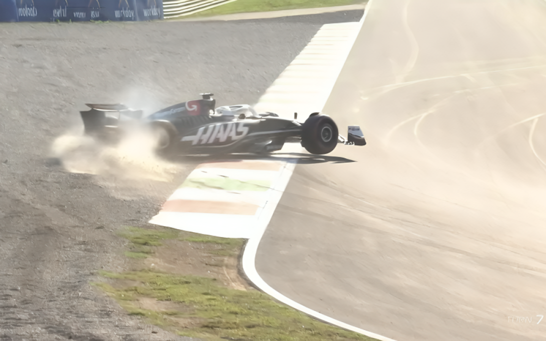 Magnussen crash