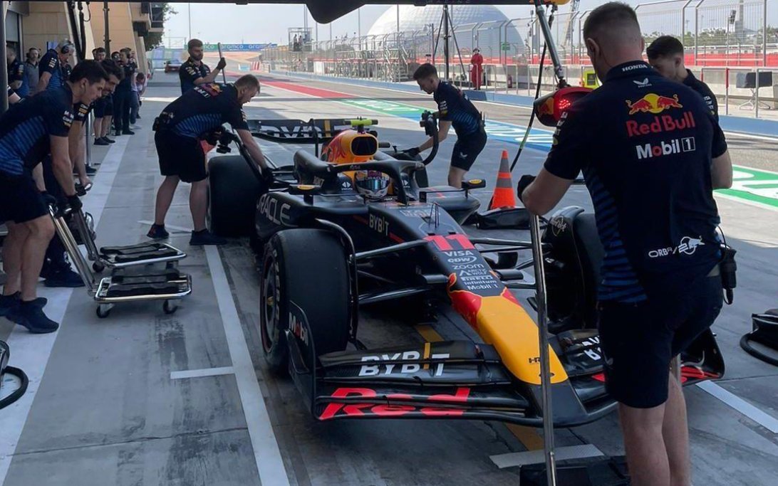 Perez pitlane Bahrain
