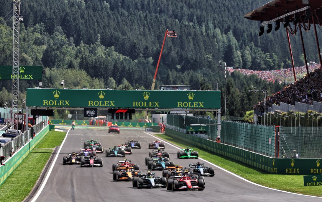 Race start GP Belgium