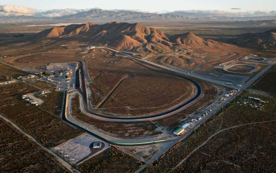 Willow springs raceway