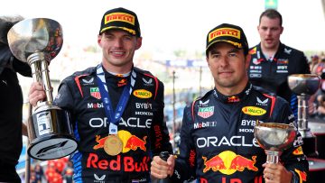 Verstappen feliciteert Perez, terwijl Circuit Zandvoort door onweersbui wordt geraakt