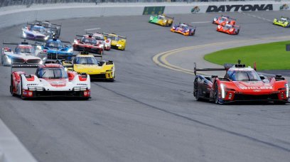 Daytona 2024 #31: Whelen Cadillac Racing, Cadillac V-Series.R, GTP: Pipo Derani, Jack Aitken, Tom Blomqvist, #7: Porsche Penske Motorsports, Porsche 963, GTP: Matt Campbell, Felipe Nasr, Dane Cameron, Josef Newgarden