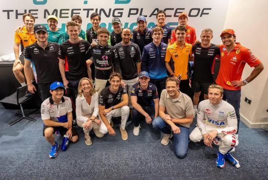 F1 group photo Abu Dhabi