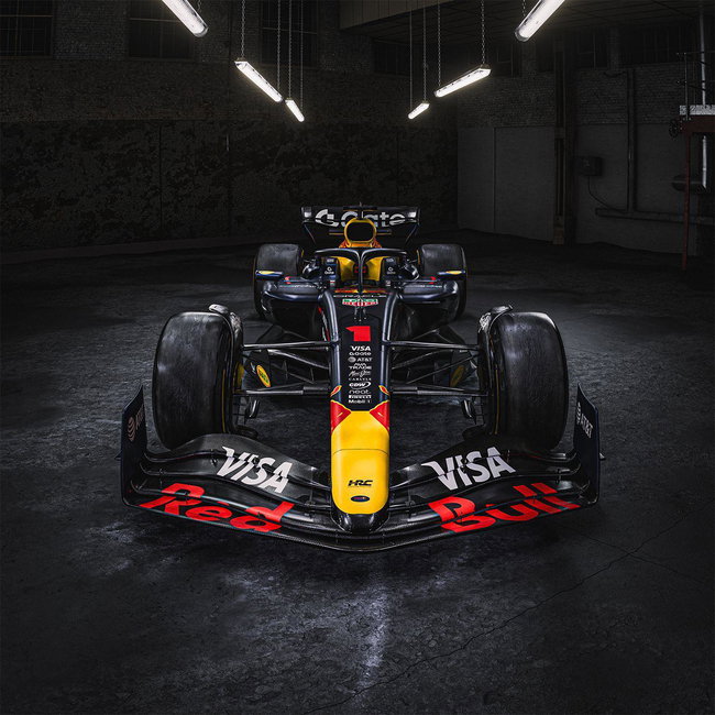 			© Red Bull
	