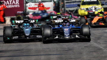 Russell pakt willens en wetens straf in GP Monaco - terugblik