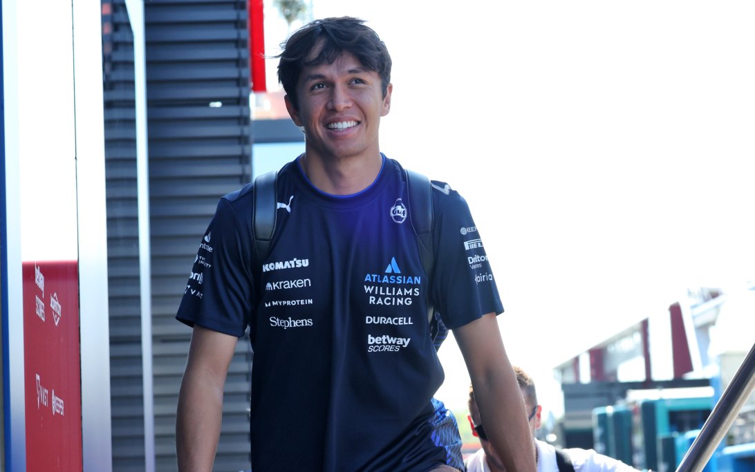 Alex Albon da pistas sobre quién tendrá ventaja en la F1 de 2026