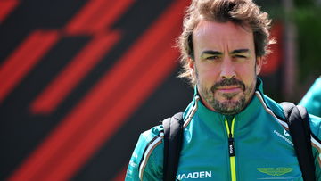 Alonso schaart zich achter mening Russell: "Ze kijken de andere kant op!"