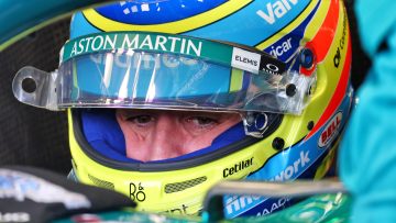 Optimistische Alonso richt pijlen op Red Bull en Mercedes