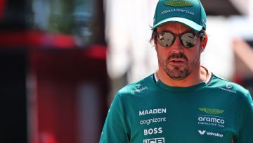 Alonso deelt mening van Verstappen: "Het is een maatschappelijk probleem"