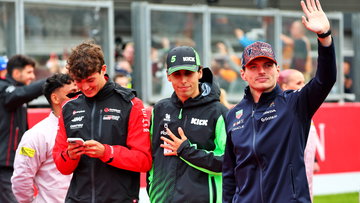 Bortoleto neemt het op voor Verstappen: "Er is niets nep aan hem"