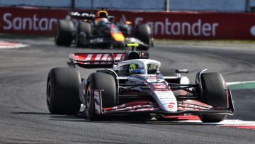 Komatsu in de wolken met Verstappen-unicum: "Dan was hij nooit voorbij gekomen"