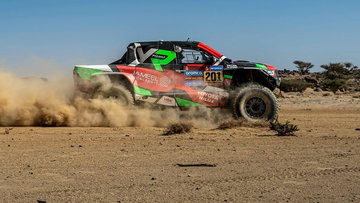 Toyota zet reuzenstap naar eindzege in bloedstollende ontknoping Dakar Rally