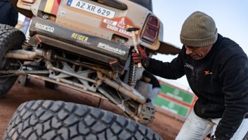 Viervoudig Dakar-winnaar ondergaat amputatie na verschrikkelijk ongeval