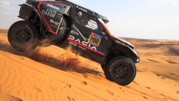 Dacia verovert eerste Dakar-zege ooit, nieuwe leider bij de auto's