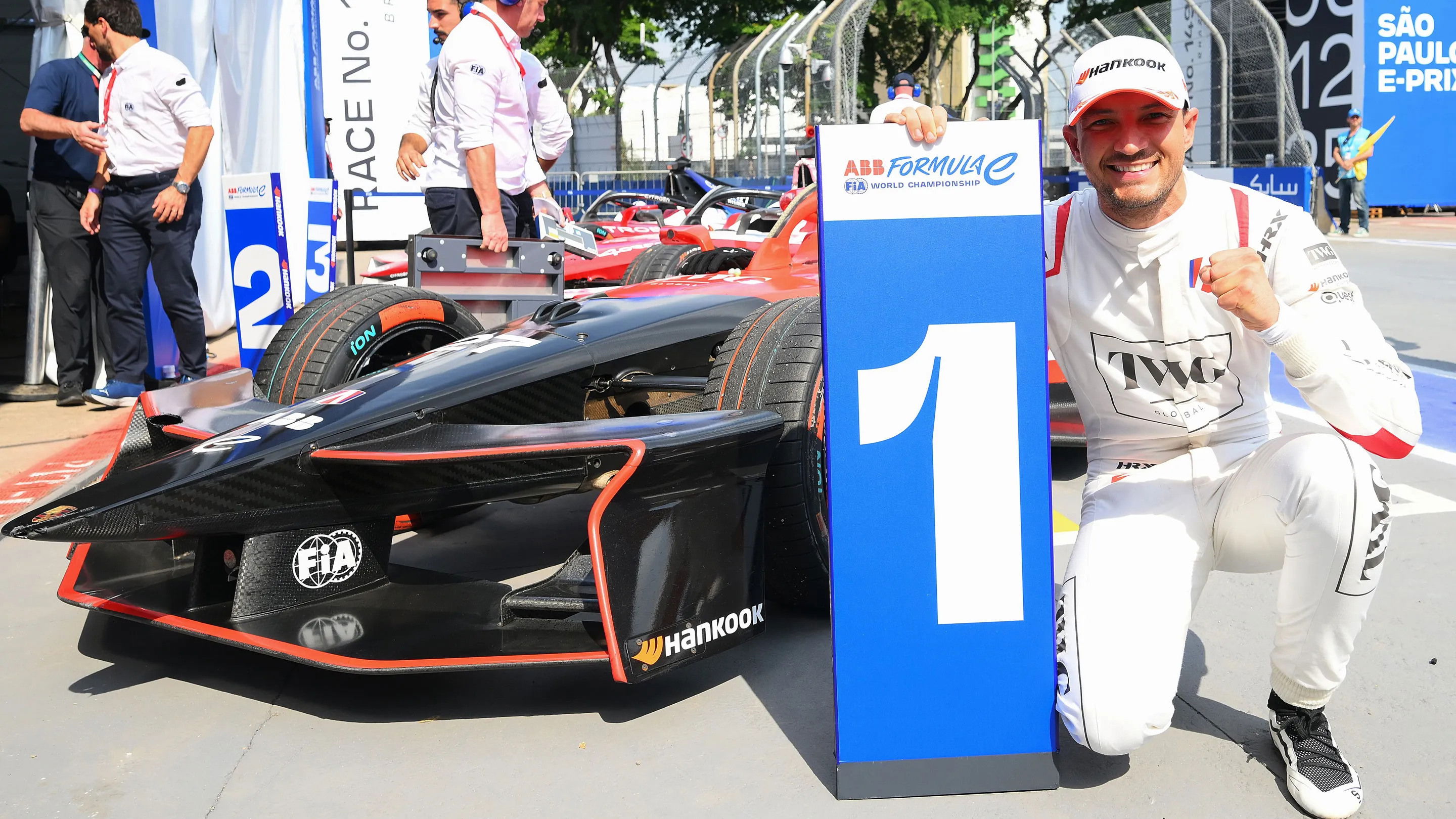 SG2 1037 QV0xm9 SC 20251206061156