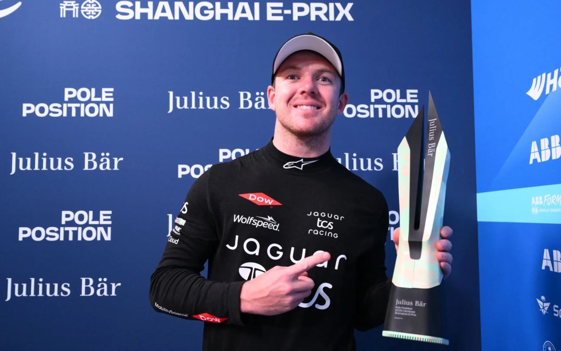 Cassidy pole Shanghai