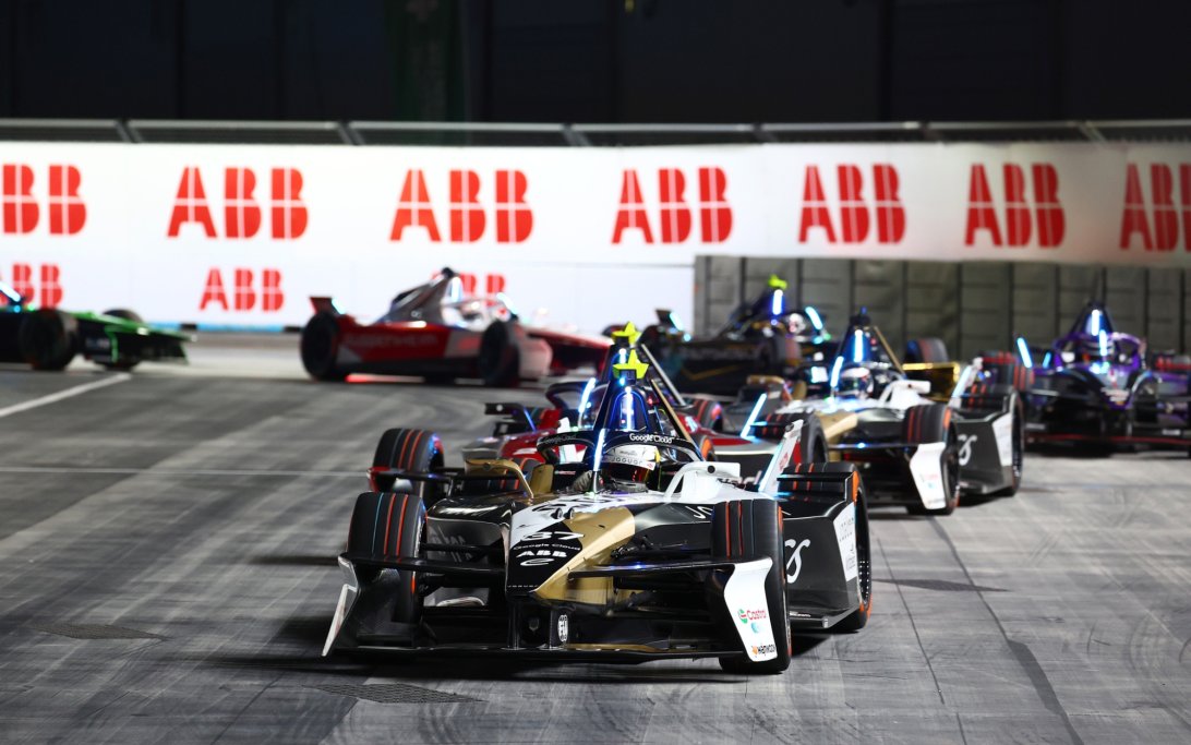 2 G7 A2876 3p00djk Y 20250727050208 2048x2048