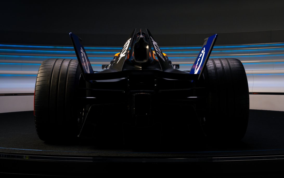 NEOM Mc Laren Formula E Team and Oxagon unveil special livery for the 2025 London E Prix CAR REAR