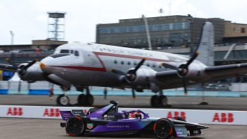 Pascal Wehrlein increases title fight threat after dominant Berlin pole