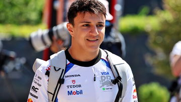 Hadjar haalt hard uit naar 'oneerlijk' Alpine: "Ik had geen pistool tegen mijn hoofd"