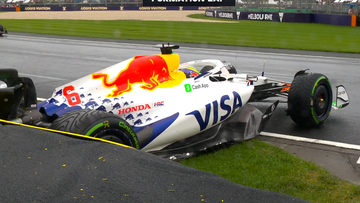 Emotionele Hadjar bikkelhard voor zichzelf na crash: "Ik schaam me"