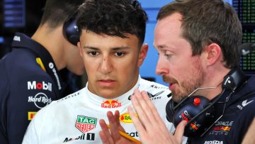 Hadjar laat van zich horen na eerste meters als officiële Red Bull-coureur