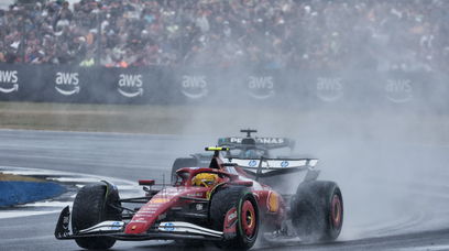 Hamilton Silverstone wet