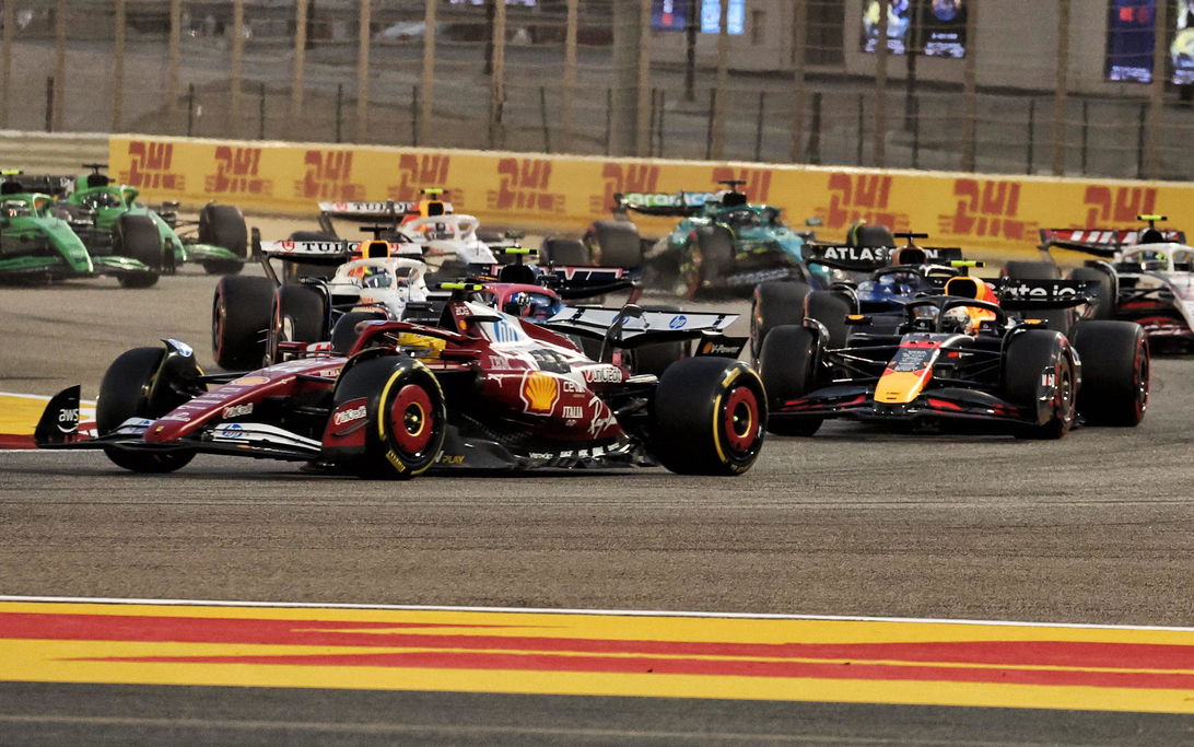 Bahrain start Hamilton