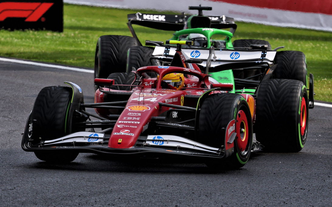 Hamilton race Belgium wet