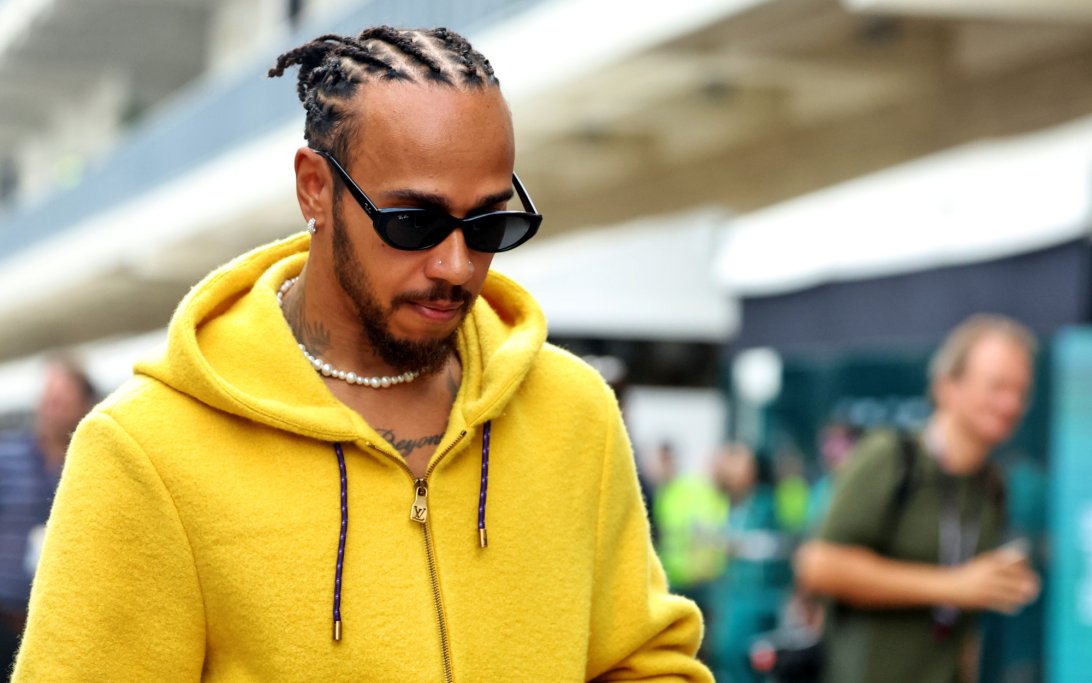 Lewis Hamilton Dismisses Christian Horner to Ferrari Rumors as 'Distracting'