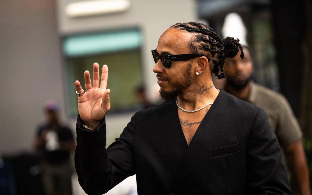 Hamilton Australia arrival