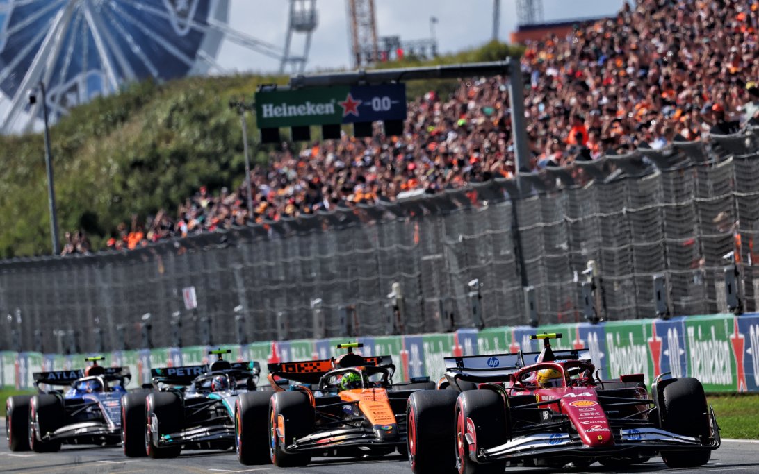オスカー・ピアストリが2025年F1オランダGPポール獲得、ザントフォールトのスターティンググリッド発表