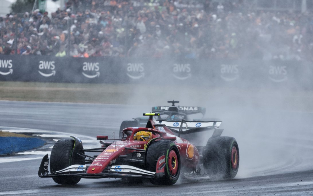 Hamilton Silverstone wet